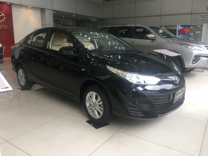 Bán xe Toyota Vios 2018 tặng BHCV, phụ kiện, hỗ trợ 90% giá trị xe.