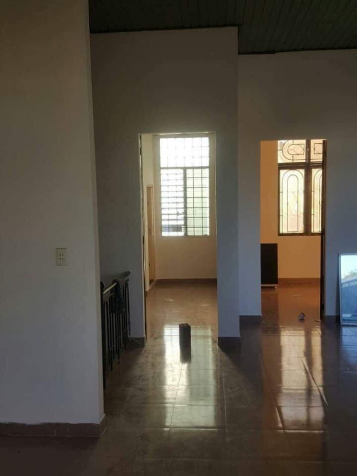 Bán 2 tầng Nhà Xuân Hòa, Thủy Xuân, diện tích: 100m2