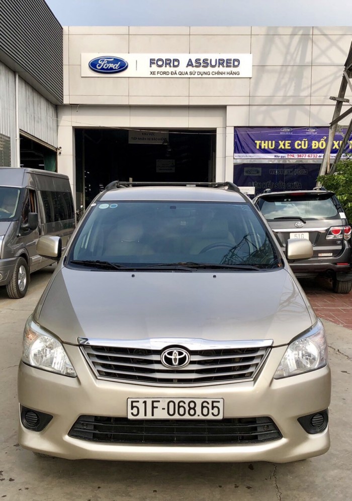 Bán Toyata Innova sx 2013 màu ghi vàng