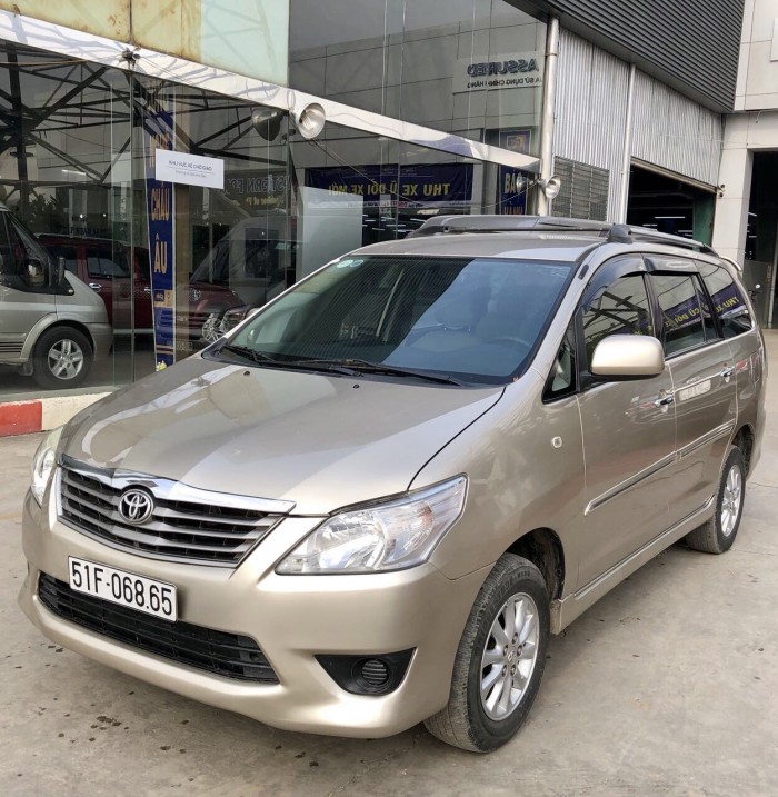 Bán Toyata Innova sx 2013 màu ghi vàng