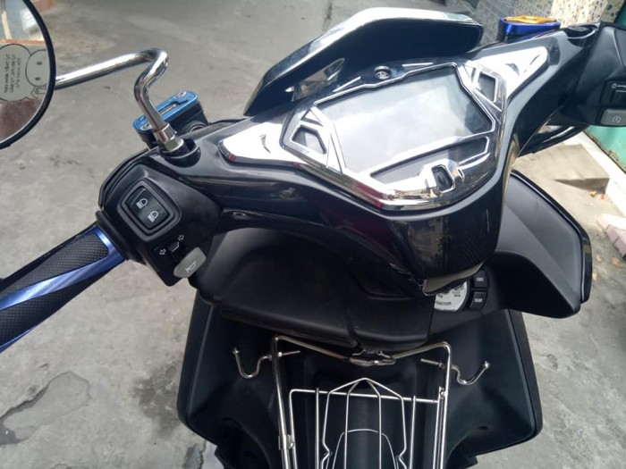 Cần tiền gấp nên bán con xe yêu thích Yamaha NVX 155c ABS bstp chính chủ mới 99%