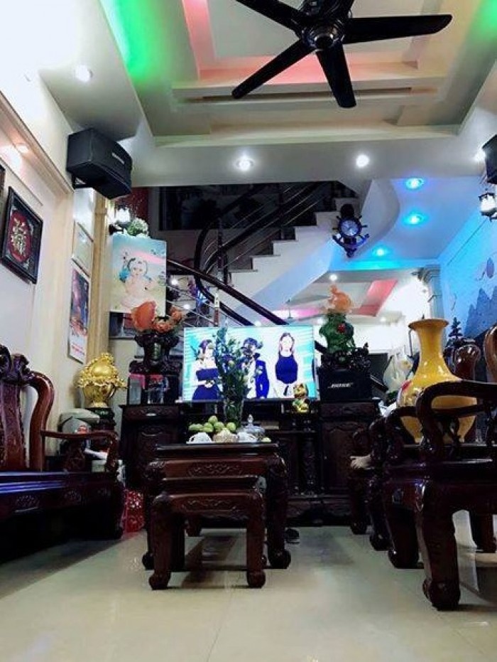 Bán nhà riêng phố Trung Kính 37m2x 4 tầng, Mt: 4.5m