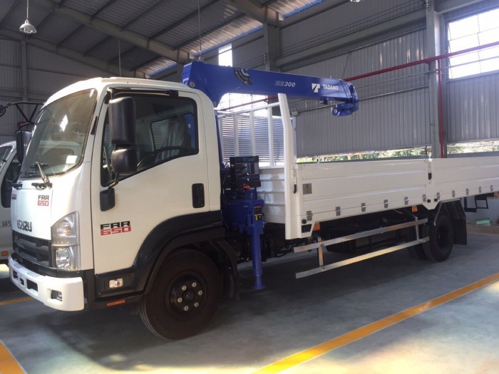 Xe tải Isuzu FRR90N 5 tấn gắn cẩu Tadano 3 tấn 4, thùng dài 6m1