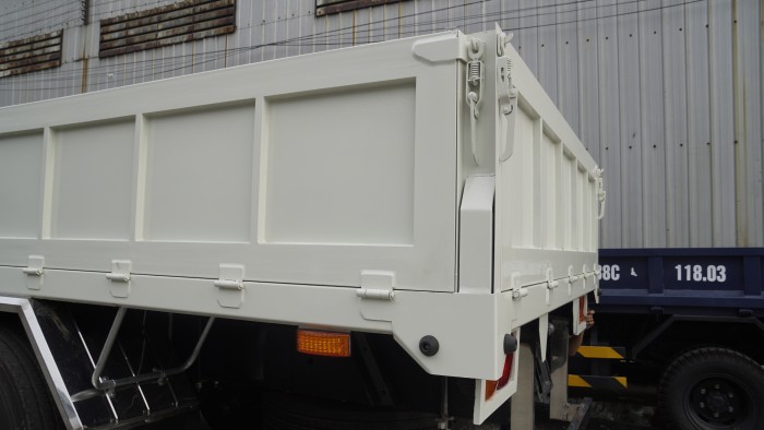 Xe tải Hino 16 tấn thùng lửng 7m6, trả trước 150 triệu có xe giao ngay