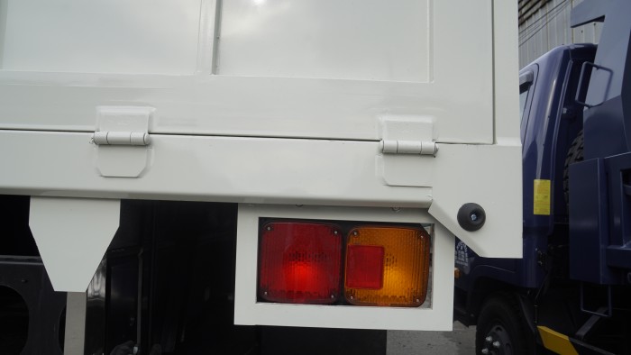 Xe tải Hino 16 tấn thùng lửng 7m6, trả trước 150 triệu có xe giao ngay