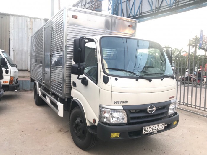 HINO 3.5 - 4.5 tấn thùng dài 4.5m và 5m nhập khẩu nguyên con GIÁ RẺ - TRẢ GÓP