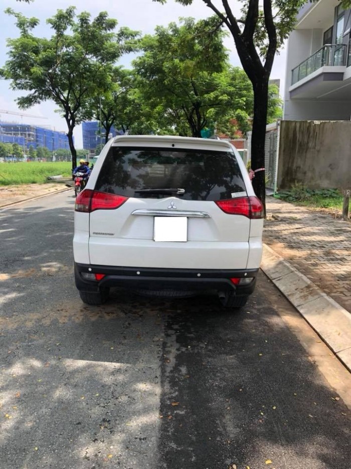 bán xe Mitsubishi Pajero Sport 2017 số sàn máy dầu màu trắng