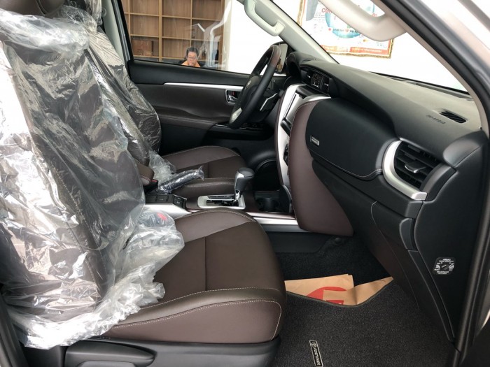 Fortuner 2.4g Số Tự Động Máy Dầu Màu Bạc GIAO NGAY