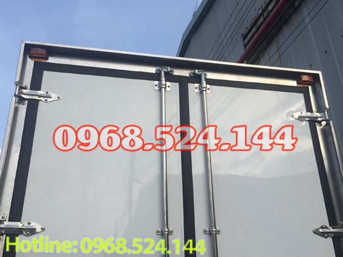 -Xe tải isuzu QKR270 chính hãng, thùng kín composite giá tốt cho mọi nhà.