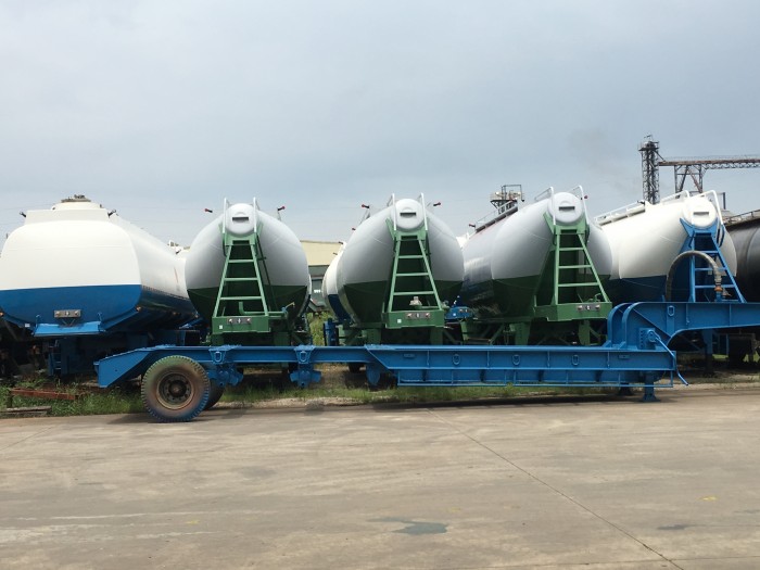 Bán XITEC (chở xi măng rời,xi măng xá),31 khối,3 trục,giá rẻ,xe có sẵn.