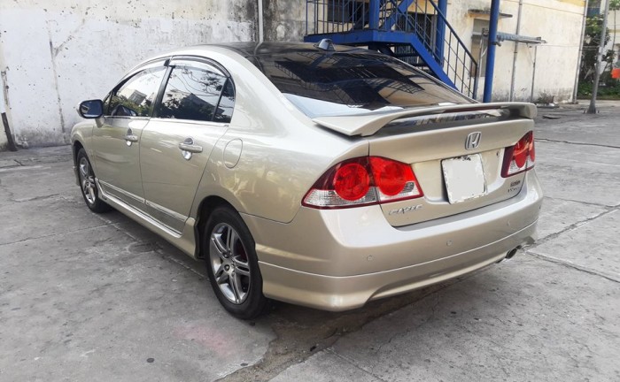 Cần bán xe Civic 2008, số tự động, màu vàng cát, nhà sài kỹ zin đẹp,
