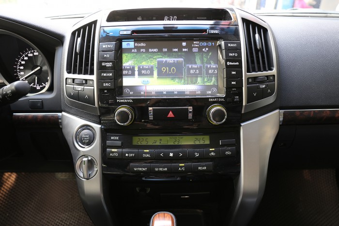 Toyota Land Cruiser 4.6 VX sản xuất 2013 đăng ký biển HN tên tư nhân