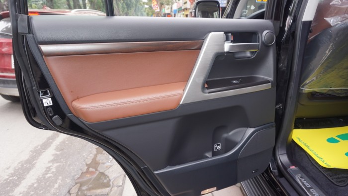 Bán Toyota Land Cruiser VX.R 4.6 AT đời 2017,nhập Trung Đông mới 100%