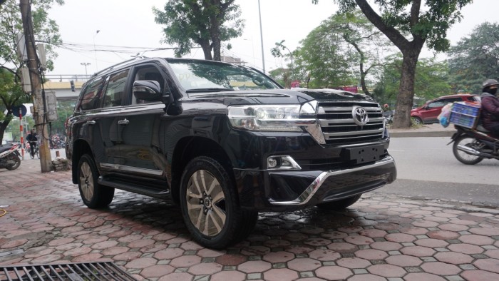Bán Toyota Land Cruiser VX.R 4.6 AT đời 2017,nhập Trung Đông mới 100%