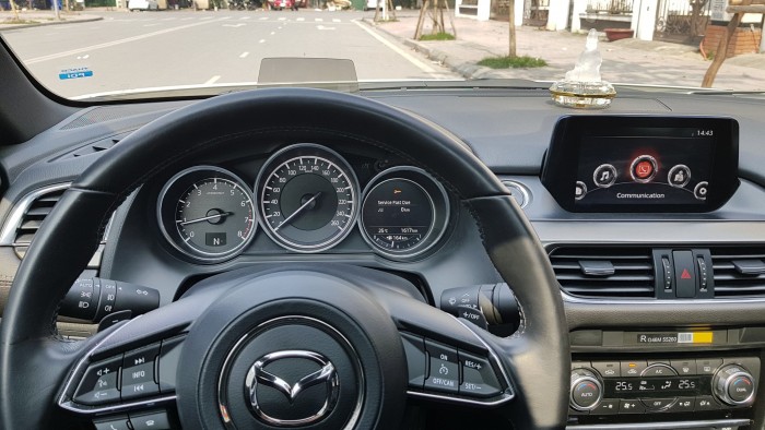 Cần tiền gấp bán xe Mazda 6 trắng ngọc trinh