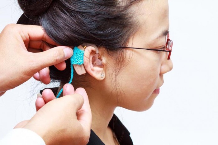 máy trợ thính sau tai