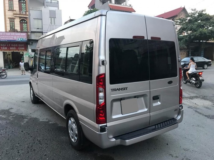Cần bán Ford Transit 2016 màu bạc. Xe số sàn máy dầu