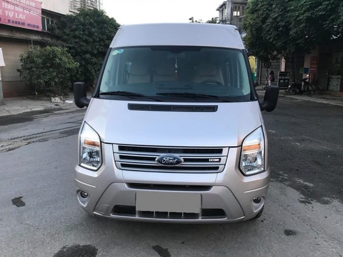 Cần bán Ford Transit 2016 màu bạc. Xe số sàn máy dầu