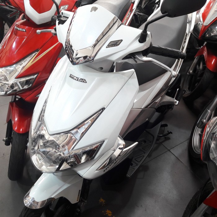 Bán xe Airblade 2010, màu trắng, xe đẹp, máy zin