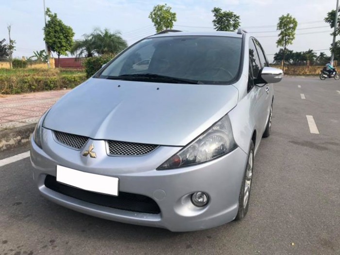 Cần bán Mitsubishi Grandish 2006 màu bạc