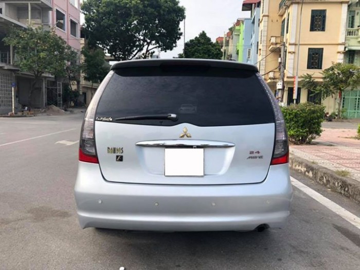 Cần bán Mitsubishi Grandish 2006 màu bạc