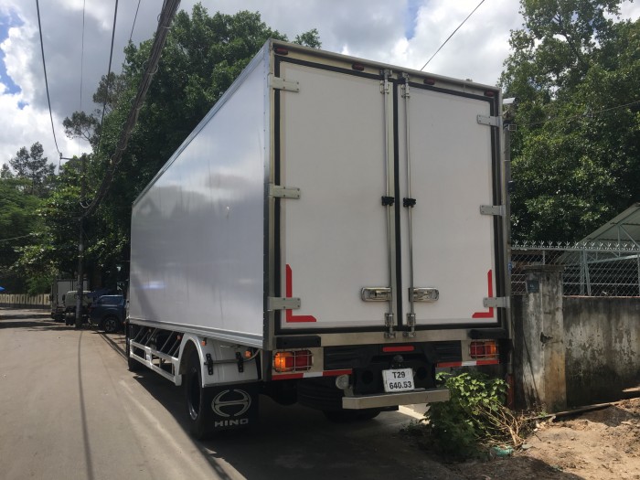 Xe tải bảo ôn Hino 8 tấn, xe tải đông lạnh Hino 2018