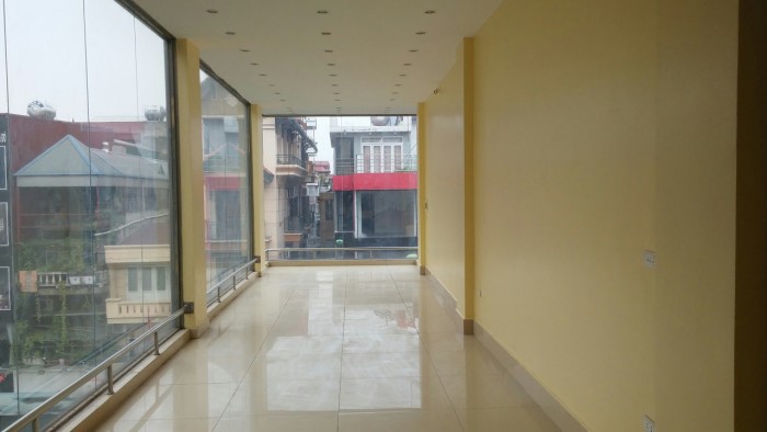 Cho thuê nhà mặt phố Trần Quang Diệu, Đống Đa, cho thuê 4 tầng, dt 400m2, mt 5,6m, khu trung tâm