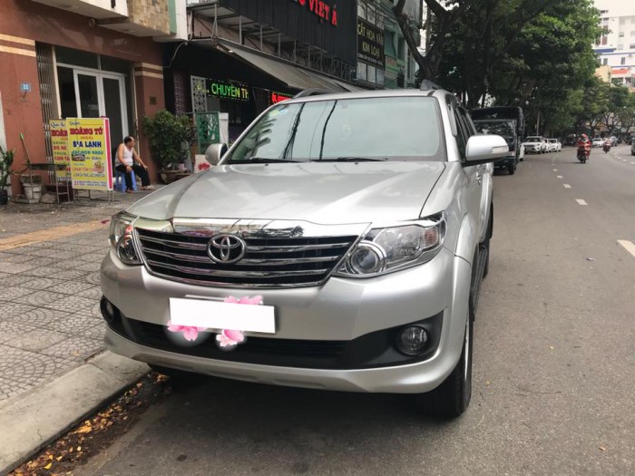 Cần bán gấp Toyota Fortuner 2012 máy dầu