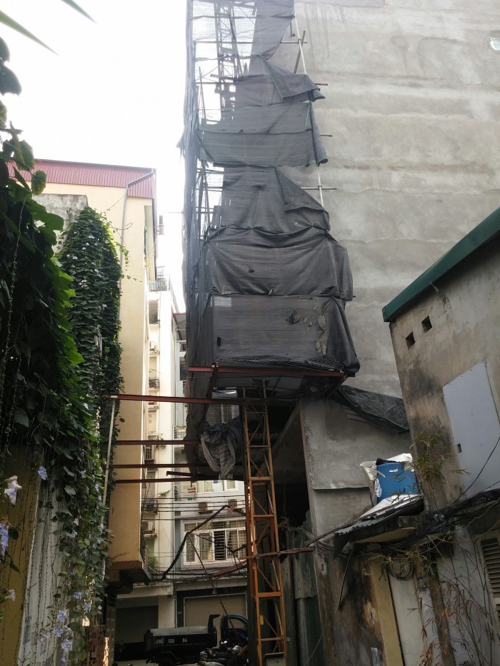 Cho thuê 4 tầng lối đi riêng độc lập trong tòa nhà 8 tầng ngõ Đặng Văn Ngữ, nhà 2 mặt, 120m2/sàn có thang máy