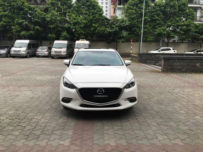 Mazda 3 màu trắng