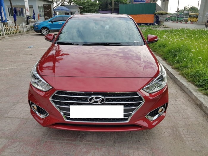 Cần bán xe Hyundai Accent 1.4AT 2018 màu đỏ đập hộp tháng 08/2018 odo lướt gần 800km