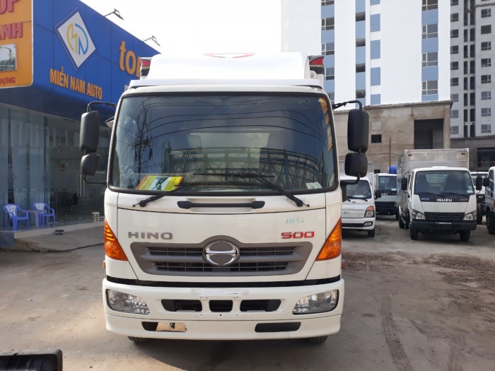 Hino Fc 6.2 Tấn Thùng Bảo Ôn Dài 6.7m Trả Góp