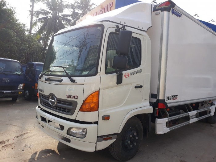 Hino Fc 6.2 Tấn Thùng Bảo Ôn Dài 6.7m Trả Góp