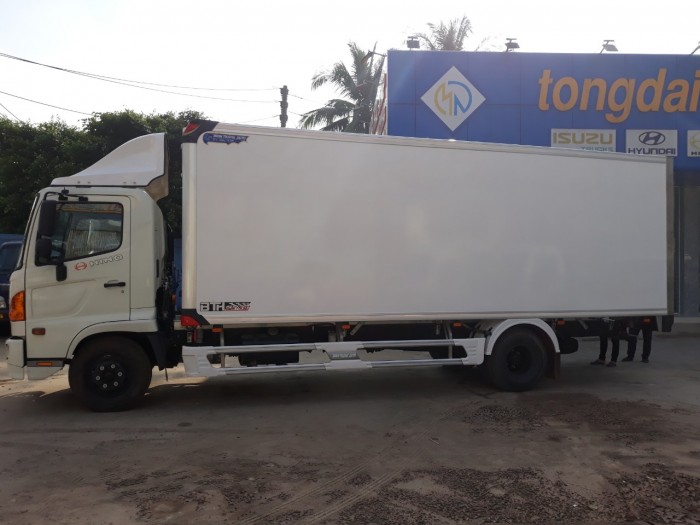 Hino Fc 6.2 Tấn Thùng Bảo Ôn Dài 6.7m Trả Góp