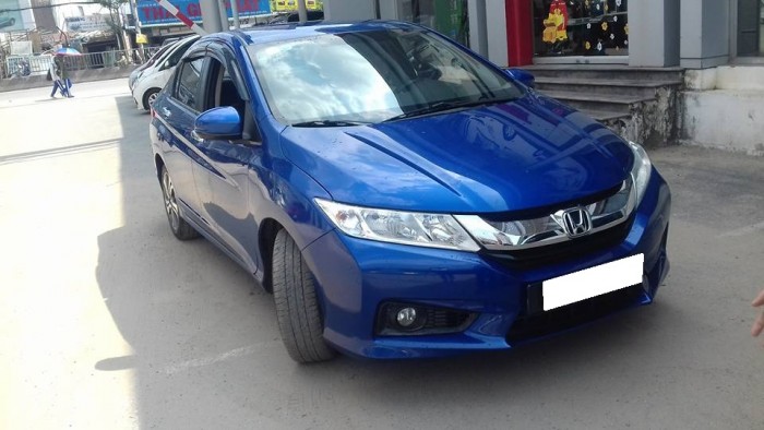 Gia đình cần bán honda City, sx 2017, số tự động, màu xanh, phom cũ