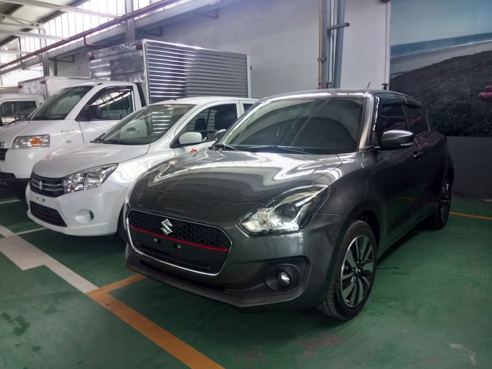 Xe Suzuki Swift 2019 màu trắng 2