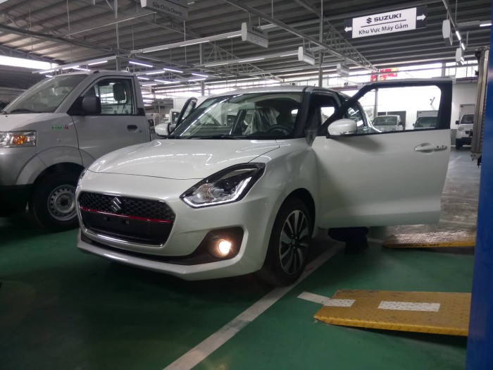Xe Suzuki Swift 2019 màu trắng