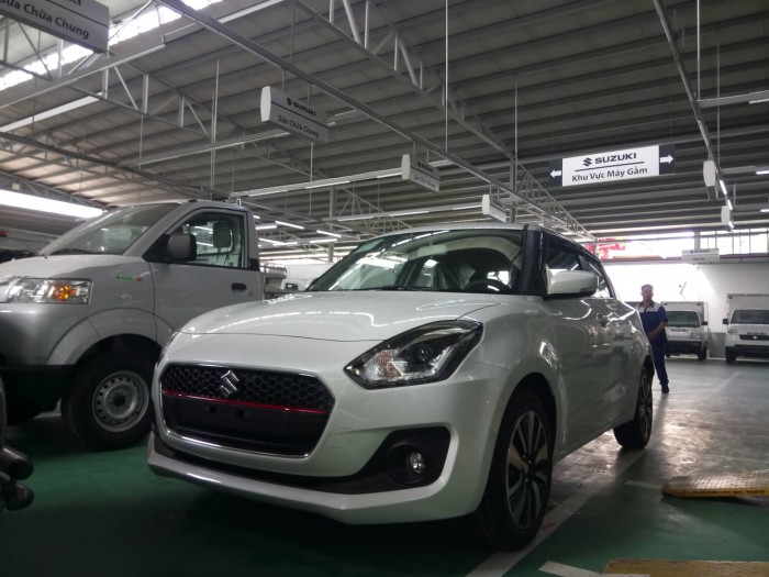 Xe Suzuki Swift 2019 màu trắng