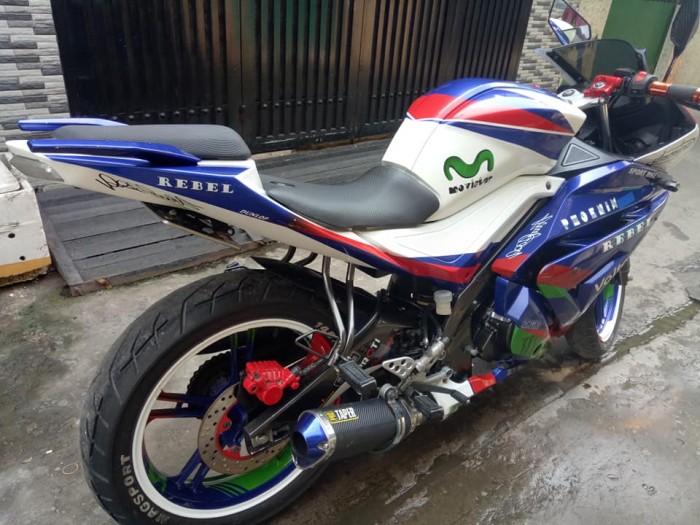 Cần bán xe Moto phoenix 175c màu xanh -trắng bstp mới 95% nguyên zin