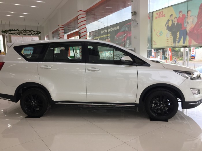 Bán Xe Toyota Innova Venturer 2018 Giảm Tiền Mặt - Tặng Phụ Kiện