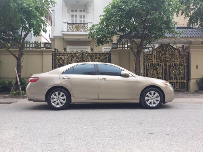 Cần bán xe Toyota Camry Le 2007 màu vàng cát cực đẹp