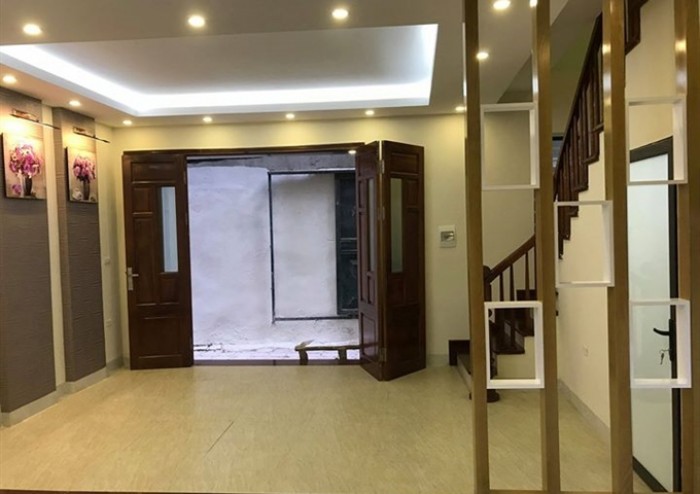 Bán nhà riêng đẹp ngõ 360 Xã Đàn. DT 37m²