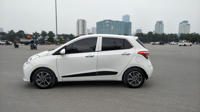 Cần bán xe i10 , bản full , sx 2017, số tự động