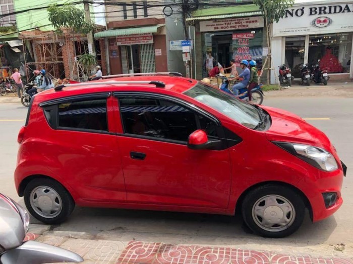 Cần bán gấp Chevrolet Spark 2016 màu đỏ.Xe số sàn