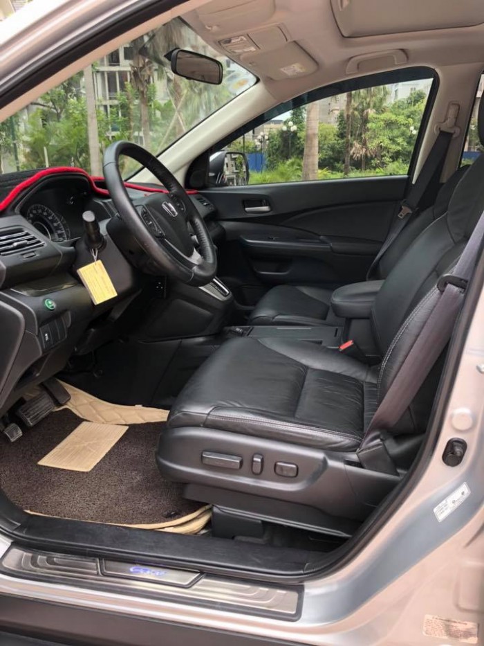 Kẹt tiền bán Honda CRV 2014 bản 2.4 màu bạc cực chất đầy phong cách.