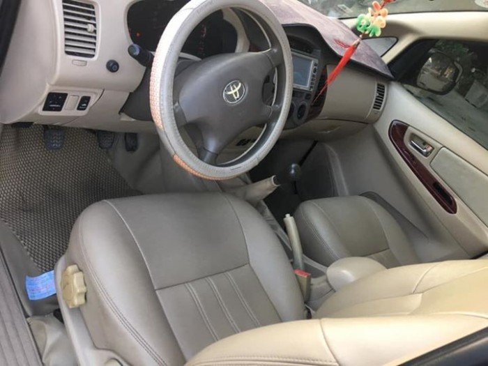 Bán nhanh Toyota Innova G xịn 2008 màu ghi bạc zin từ đầu đến chân