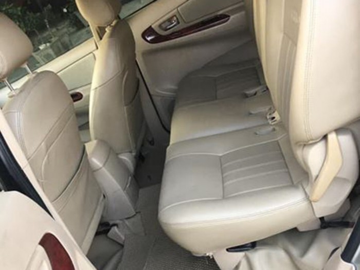 Bán nhanh Toyota Innova G xịn 2008 màu ghi bạc zin từ đầu đến chân