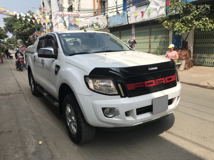 Bán Ford Ranger XLT 2014 hai cầu máy dầu màu Trắng xe zin cực đẹp