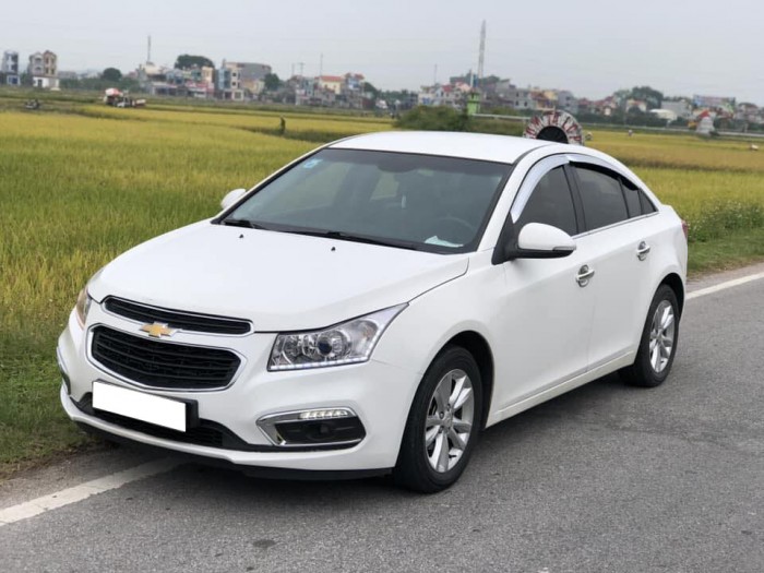 Cần tiền bán gấp Chevrolet Cruze 2016 số sàn
