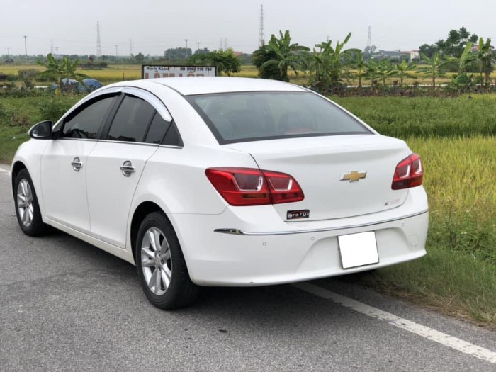 Cần tiền bán gấp Chevrolet Cruze 2016 số sàn